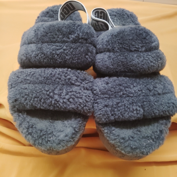 UGG Fluffy Gray Slippers - Picture 1 of 5
